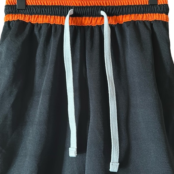 Nike WNBA Shorts - Picture 5 of 7